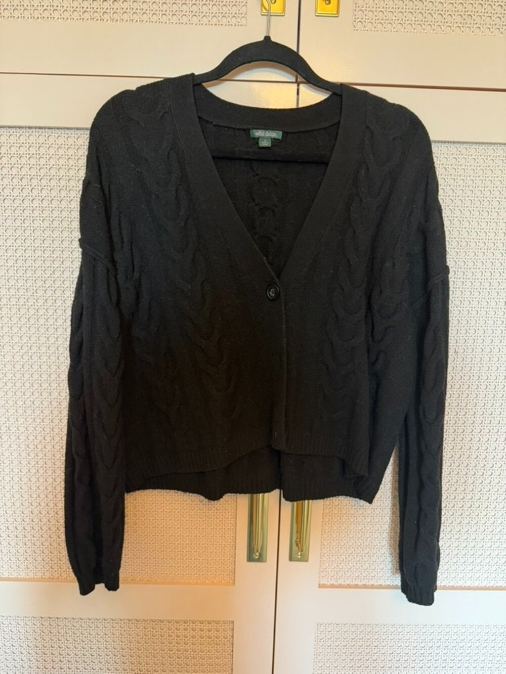 Wild Fable black cable-knit button-up cropped cardigan